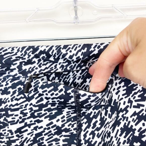 Nike Dri Fit Essential Pronto Cropped Leggings Sz S - Picture 5 of 8